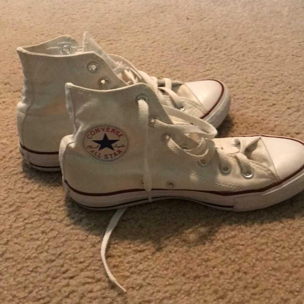 Women’s size 7 high top converse